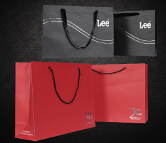 Sample Luxury Paper Bag and Economy Paper Bag for your selectionThere are a variety of paper bag spec, from Paper itself, printing technique, and so on