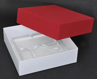 กล่องสีขาว กล่องล่างบุช่องใส่หนังสือ ร้อยโบว์สีขาวสำหรับผูกโฟโต้บุ๊ค