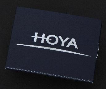 กล่องใส่ผ้าเช็ดเลนส์แว่นสายตา HOYA โดย ไทยโฮยาเลนซ์  
ขนาดสำเร็จ 12  ซม. x 8.5 ซม x 0.9 ซม.
กระดาษอาร์ตการ์ด  350 แกรม
พิมพ์ด้วยระบบออฟเซ็ท