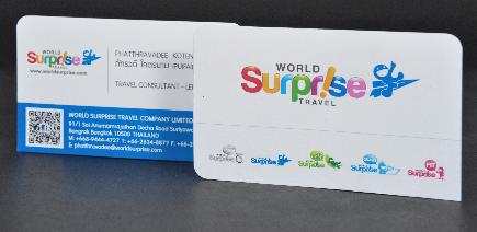 นามบัตรของ World Surprise TRAVEL 
ขนาดสำเร็จ 9 x 5.5 ซม.
กระดาษ  Marsh Mallow White 232 แกรม
พิมพ์  4  สีทั้งหน้า-หลัง (4/4)
ไดคัท มุมมน 3 ด้าน