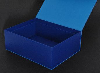 กล่องกระดาษ บุกระดาษอาร์ตมัน 120 แกรม ถึงก้นกล่อง ตี่พื้นสีฟ้ากลมกลืนกับสีกล่อง 