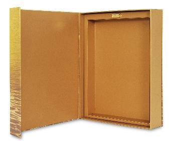 กล่องกระดาษ Support ด้านใน
ใช้กระดาษ Curious Metallic Ice Gold 
ความหนาประมาณ 420 แกรม
เพื่อเป็นฐานรองตัวเล่ม และ Trumb Drive
ด้านใน มีการซ้อนกันของซัพพอตหลายๆ ชั้น