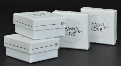 กล่องกระดาษจั่วปังเบอร์ 16 ใส่เครื่องประดับ Cameo Love 