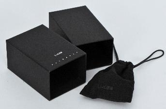 กล่องกระดาษสีดำสวย ใช้กระดาษ Burano super black 90 แกรม
