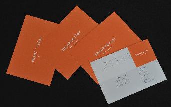 โปสการ์ดพิมพ์หน้า - หลัง ด้านหน้าพิมพ์พื้นสีส้ม ด้านหลังพื้นสีเทา