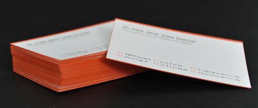ด้านข้างของนามบัตร
เก็บขอบด้วยการพ่นสีส้ม สีของนามบัตร
เพื่อเพิ่มความมสวยงาม