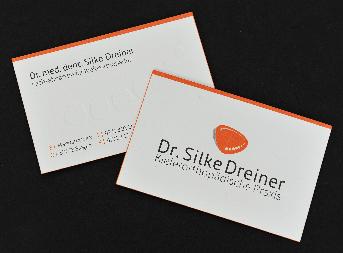 นามบัตรปะประกบพิเศษ โดย Alex Duffner Design 
นามบัตรขนาด 9 x 5.5 ซม.
นามบัตรปะประกบ 2 ชั้น
เก็บขอบสีส้ม