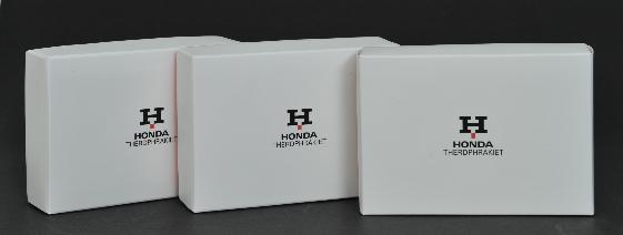 กล่องฝาบน ขนาดสำเร็จ 15.5 x 11 x 4.3 ชม. ตีพื้นสีขาว พิมพ์โลโก้ HONDA 