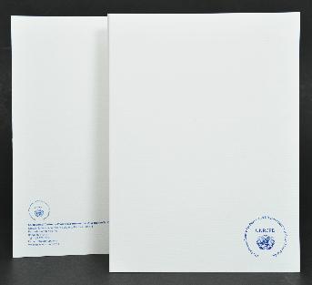 แฟ้มเอกสารขนาด A4 22 x 30 ซม.
กระดาษพิเศษลายเส้นหนา 300 แกรม
