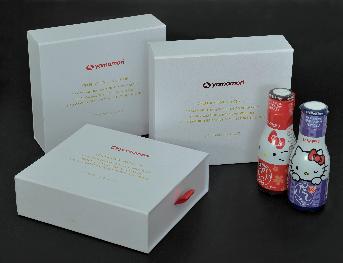 กล่อง Gift Set บรรจุขวดโชยุ yamamori ฝีมือการออกแบบโดย Little HELP Production
