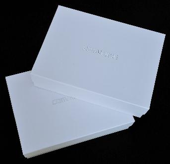 กล่องจั่วปังแบบฝาสวม
ขนาดกล่องสำเร็จ 13 x 9.5 x 3.5 นิ้ว 
( 33.02 x 24 x 8.89 ซม.) 
โลโก้ปั้มฟอยล์ + ปั้มนูน