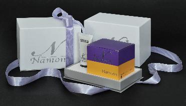 Box Set Namona โดย บริษัท ณะโมนา จำกัด
ขนาดกล่องสำเร็จ 16 x 11 x 11.5 ซม. 