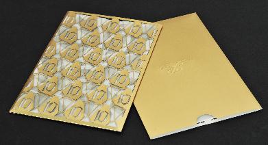 การ์ดเชิญพร้อมซอง 10 ปี Siam Paragon  โดย สยามพารากอน ดิเวลลอปเม้นท์ ชุดการ์ดเลเซอร์คัท
ขนาดการ์ดสำเร็จ 14 x 22 ซม. กระดาษ Stardream
ซองสีทอง ขนาด 14.5 x 22.5 ซม.กระดาษ Foil Board สีทองด้าน