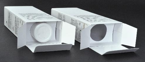 ด้านล่างของกล่อง เป็นลักษณะเปิดก้นเหมือนกันกับฝากล่องด้านบน
ใช้วิธีการพับกระดาษเข้าด้านในตัวกล่อง
ไดคัทเป็นช่องตามขนาด เพื่อล็อคขวดแชมพู