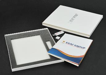 กล่องกิ๊ฟเซ็ทแบบสไลด์ด้านข้าง EGAT GROUP โดย Dreamwork
ขนาดกล่องสำเร็จ  22 x 27 x 1.5 ซม.
กระดาษอาร์ตการ์ด เคลือบด้าน ปั้มฟอยล์โลโก้สีเงินด้าน