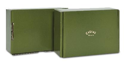 กล่องกระดาษลูกฟูกพิมพ์ 1 สีเขียว Pantone 7762 C พร้อมกระดาษห่อของด้านใน