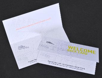 นามบัตรสีขาว กระดาษ  Bianco Flash Premiun 350 แกรม 
พิมพ์ด้านหลัง 2 สี ปั๊มไดคัทเพื่อเสียบบัตรเล็ก