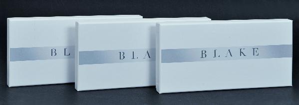 กล่องกระดาษแข็งจั่วปัง  พิมพ์โลโก้ BLAKE  ฝากล่องบน พิมพ์ 2 สี