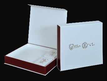 BoxSet โดยบริษัท ลีด บิซิเนส จำกัด กล่องใส่ของขวัญ 3 ชิ้น กล่องแบบฝาติดแม่เหล็ก 
