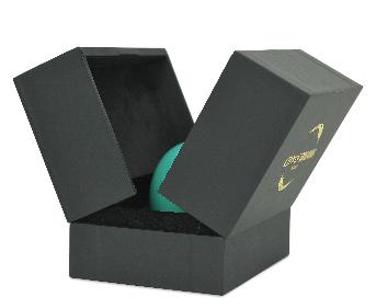 กล่องกระดาษแยก 3 ชิ้น คือตัวกล่องและฝา 2 ฝา ฝาเปิดอ้าออกได้ โดย Golden Egg Boxes