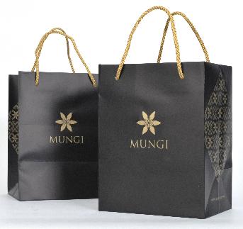 ถุงกระดาษขนาดเล็ก  MUNGI ขนาดกางออก 58 x 33 ซม.
กระดาษรองก้นถุงด้านใน ขนาด 14 x 11 ซม.
