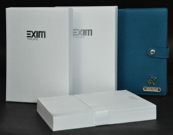 กล่องใส่ของขวัญ สมุดโน้ต 1 เล่ม โดย EXIM THAILAND