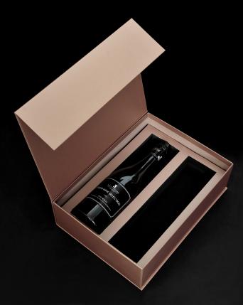 กล่องของขวัญใส่ขวดไวน์ 2 ขวด ฝาติดแม่เหล็กแน่นหนา เปิด-ปิดสะดวก
