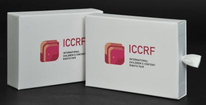 กล่องใส่ USB Flash Drive  โดย ICCRF ขนาดสำเร็จ 8 x 11 x 2.5 ซม.