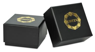 กล่องบรรจุภัณฑ์สีดำ พิมพ์โลโก้ปั๊มฟอยล์สีทองที่ฝากล่อง